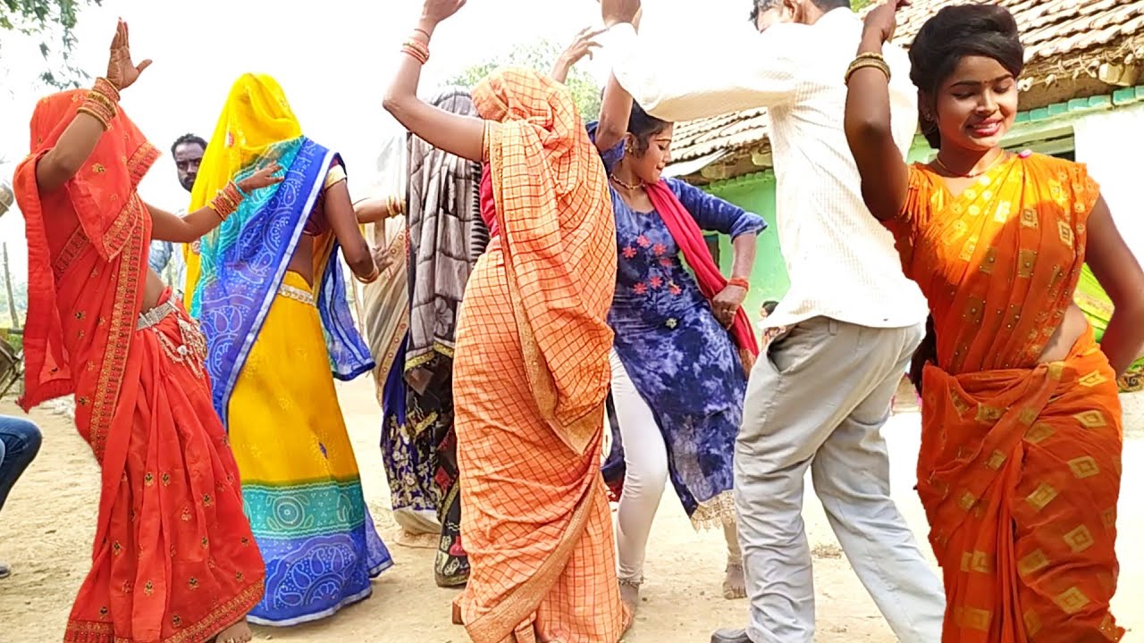 शहर की भाभी का देसी बैंड बाजा बघेली डांस Desi band baja dance #Praphullmastigrup