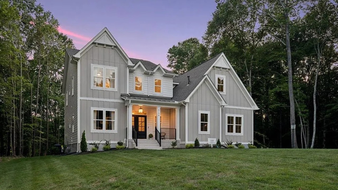 Inside An ABSOLUTELY STUNNING 4 Bedroom Modern Farmhouse w/ 2nd Floor Master Suite