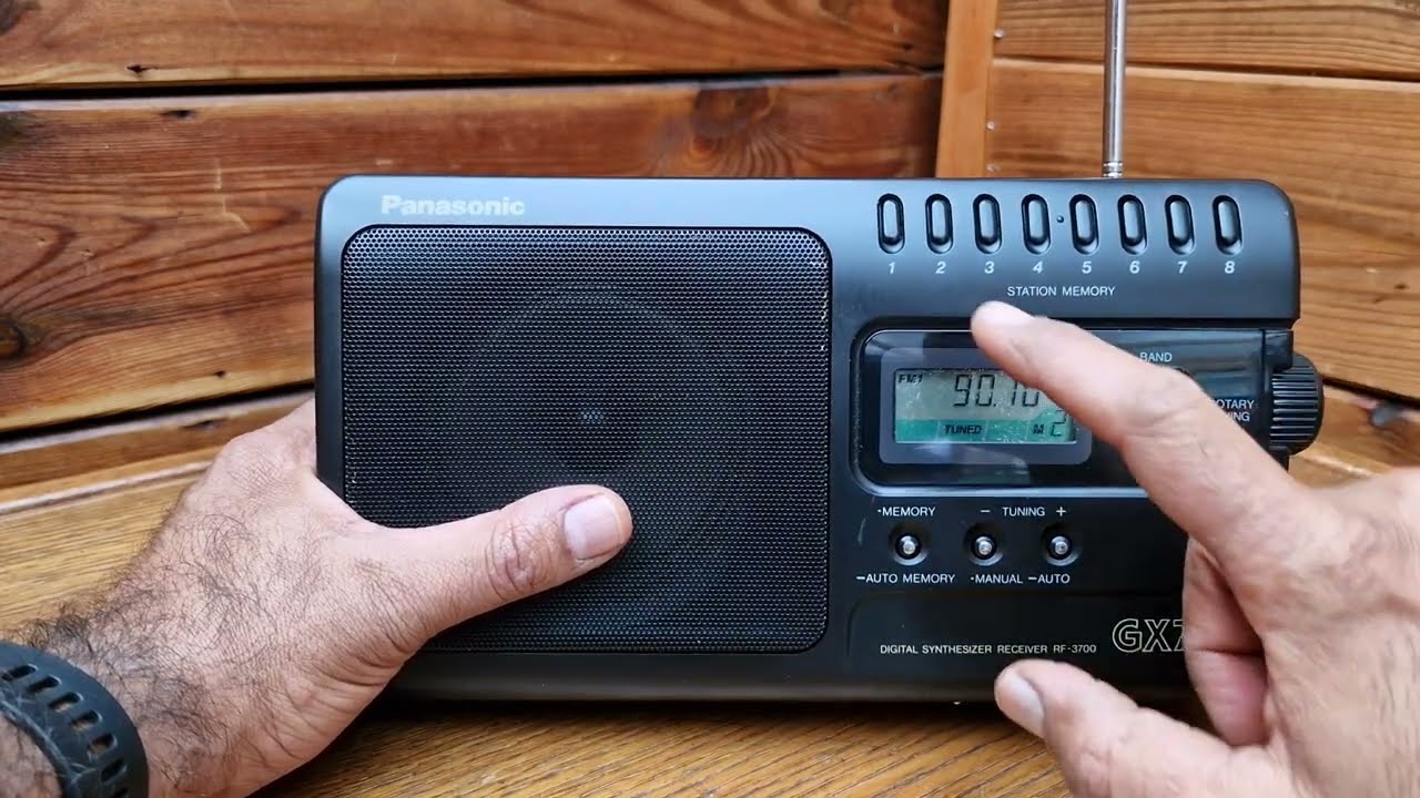 Panasonic GX700 Model RF-3700 | A Technical Overview of a Vintage Digital Synthesizer Radio Receiver