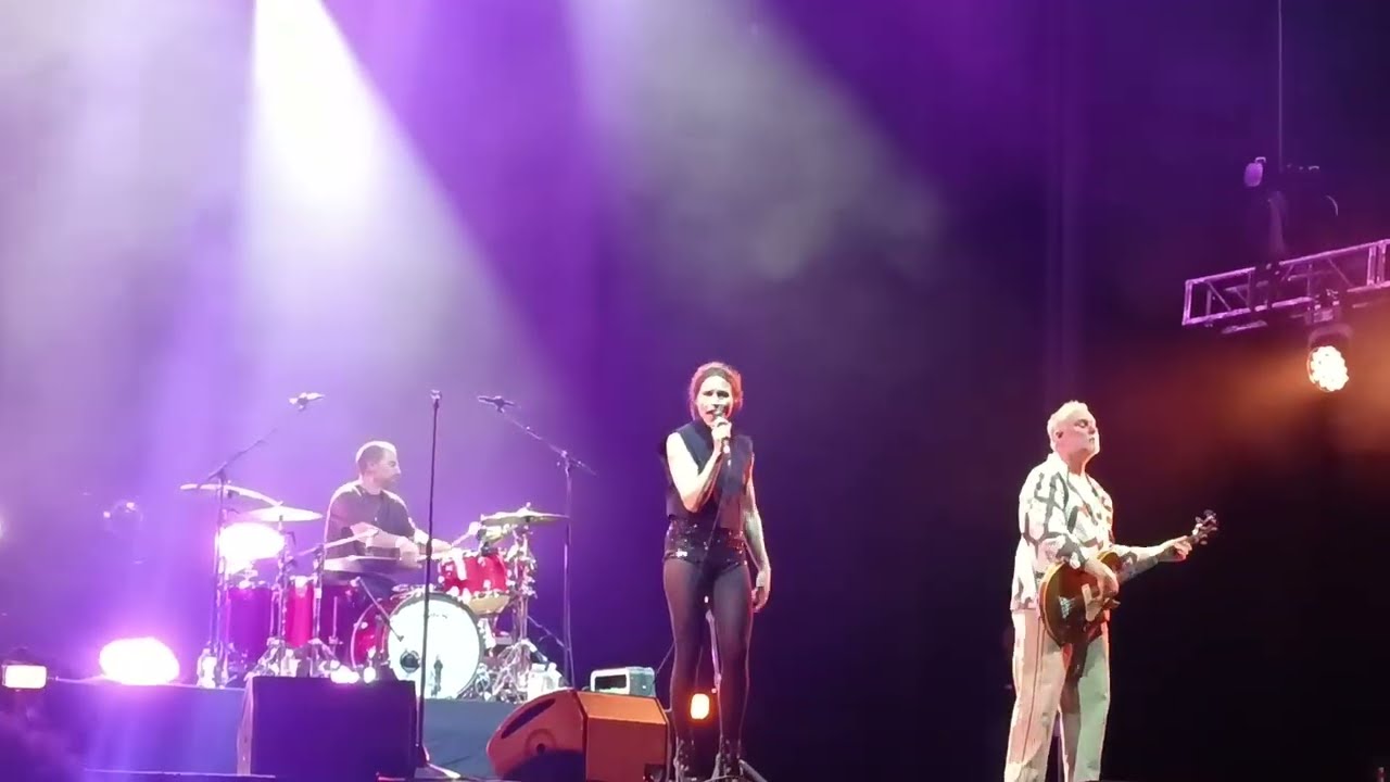 The Cardigans - And then you kissed me (live at Pepsi Center, Mexico City, 2026)