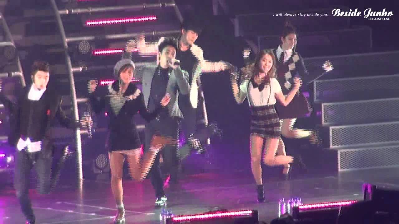 [Fan Cam] 111205 Arena Tour in Osaka - Stay with me(ver.junho)