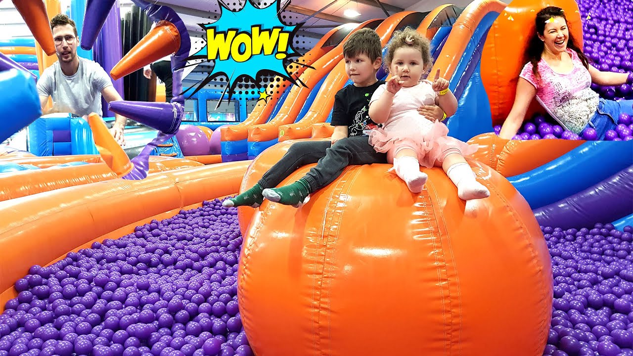 Tutti Frutti Kids visit INFLATABLE Theme Park!😮✨Inflata Nation!