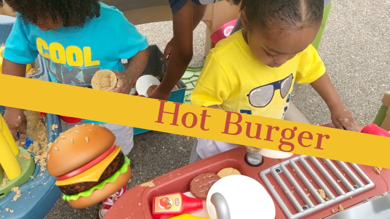 Hot Burger 🍔 🍔 Fun with the Step 2  All Around Playtime Patio with  Canopy