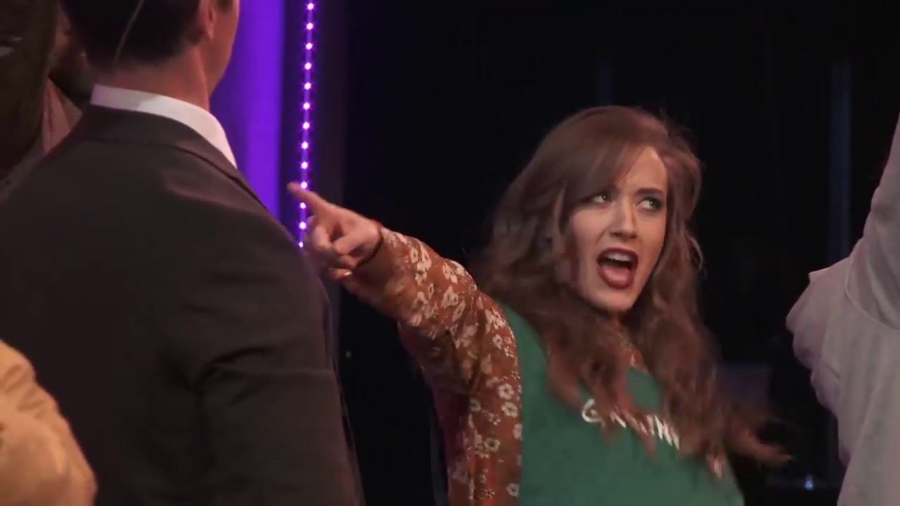 la dee dah dah day but it keeps zooming in on paul