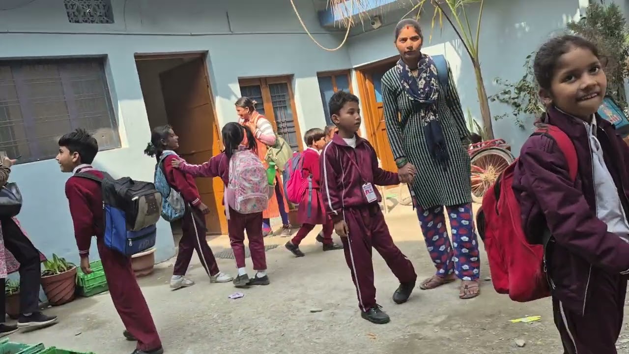 ##to gyuss aaj ham gye the bacho ke school to dekhna jarur kya hota hai##😍😍