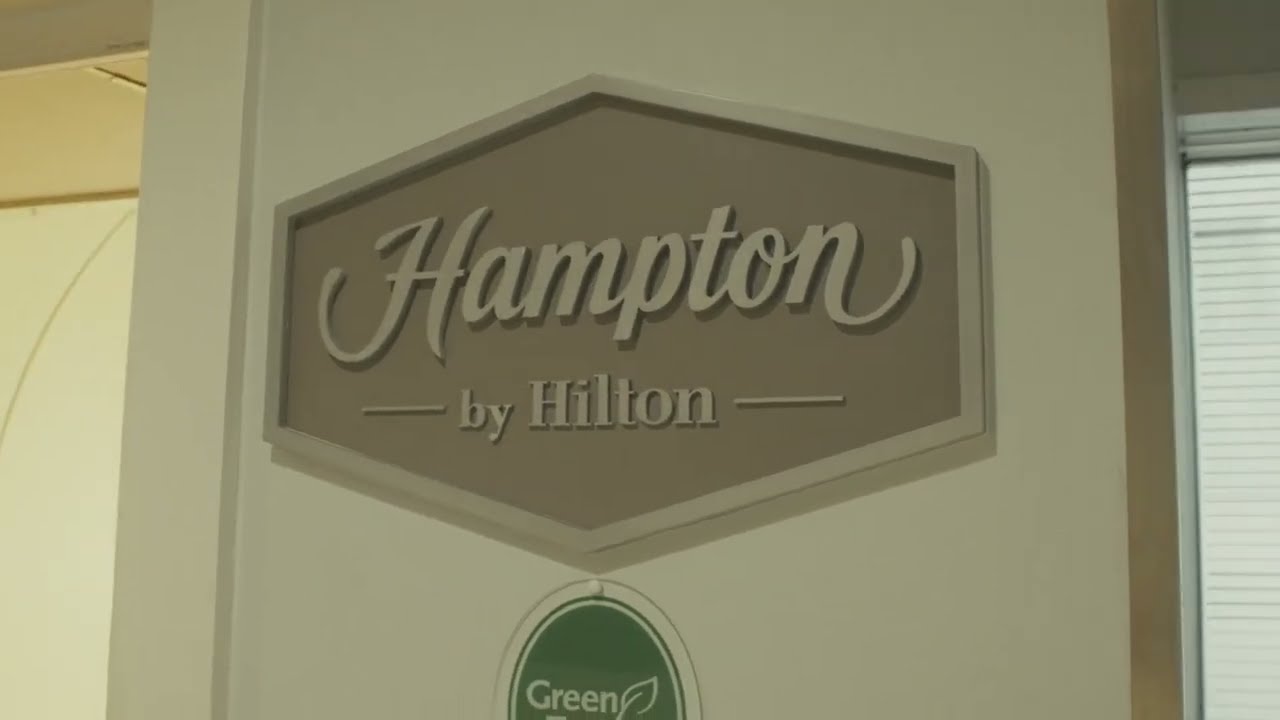 Hampton by Hilton London Gatwick Airport Review | Best Hotel Near LGW? (Rooms, Breakfast & Location)