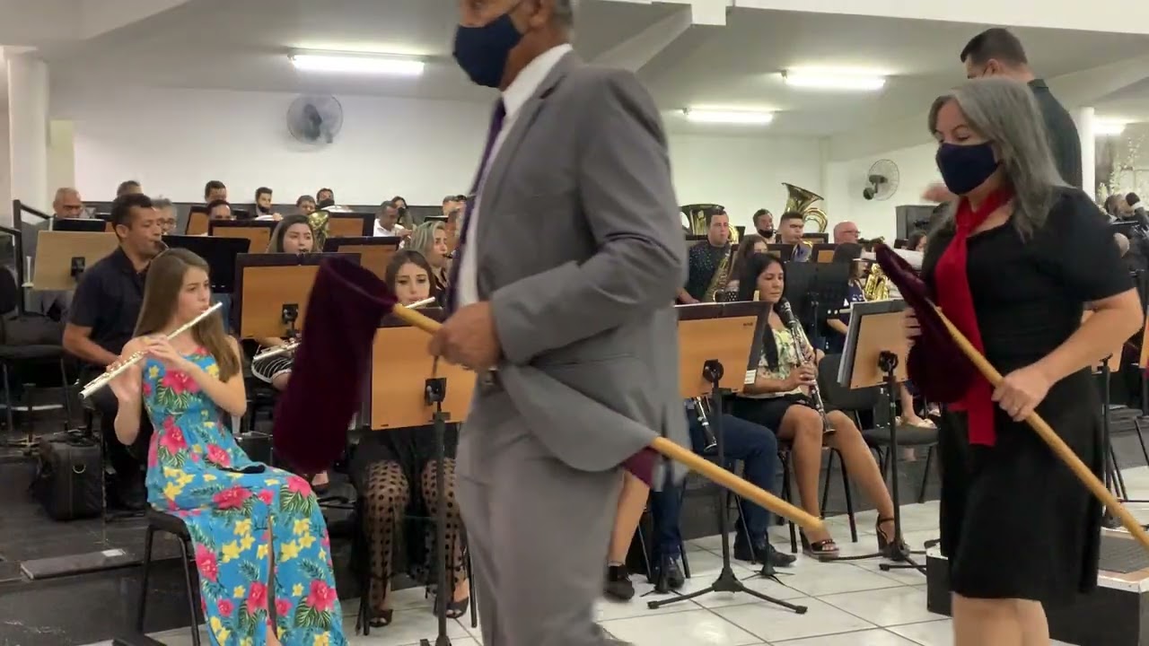 Hino 252 da Harpa Cristã -  Santo, Santo és tu, Senhor • Banda Triunfo do Evangelho