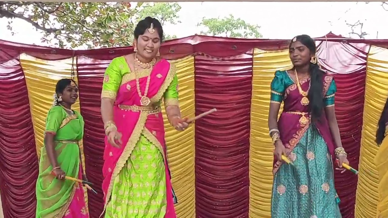 Raghukulathilaka rara 10th girls group dance zphs mogallur