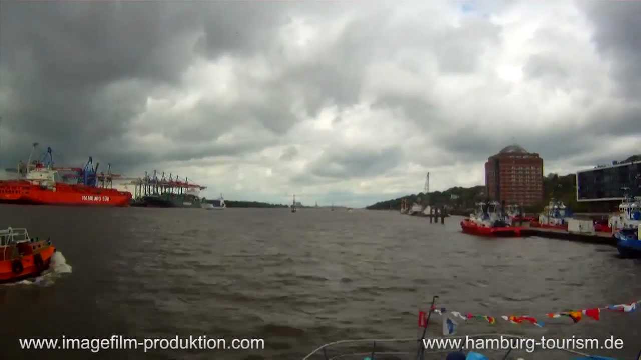 Der Hamburger Hafen im Mai - eine Rundfahrt im Zeitraffer