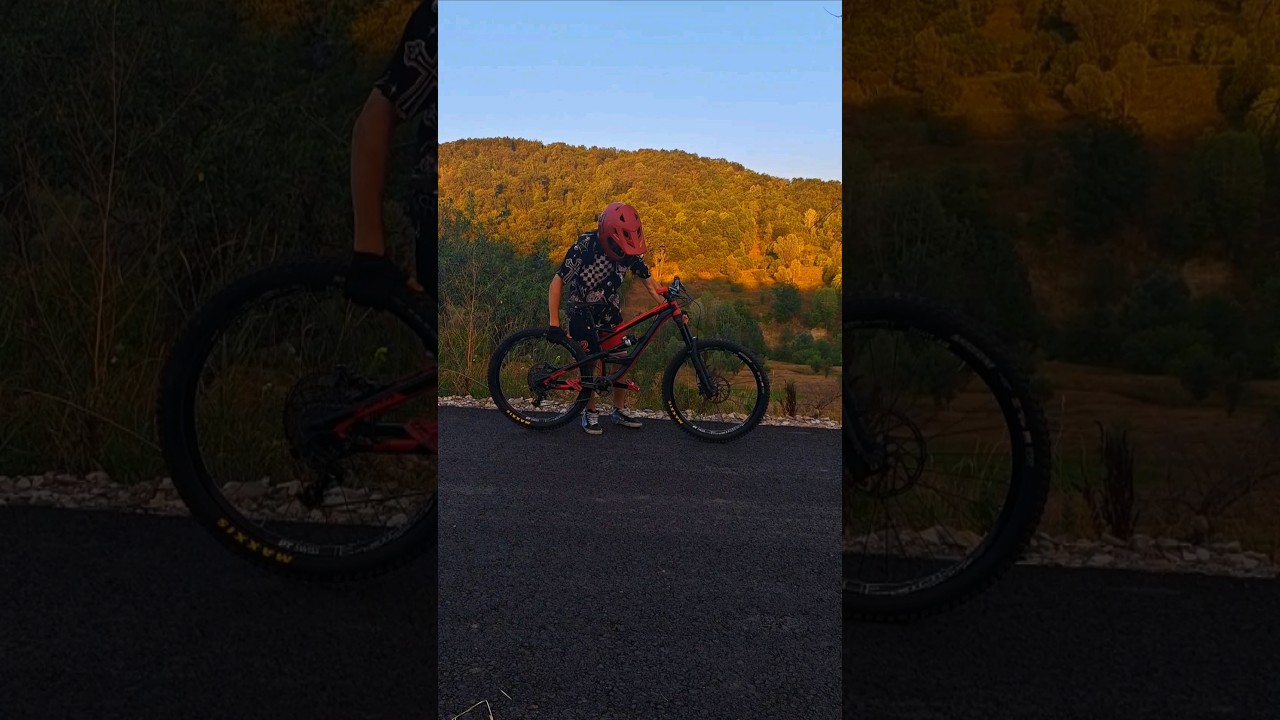 Yt Capra Al Comp 2017  sticky test                          #mtb #ytindustries #rockshox #sram