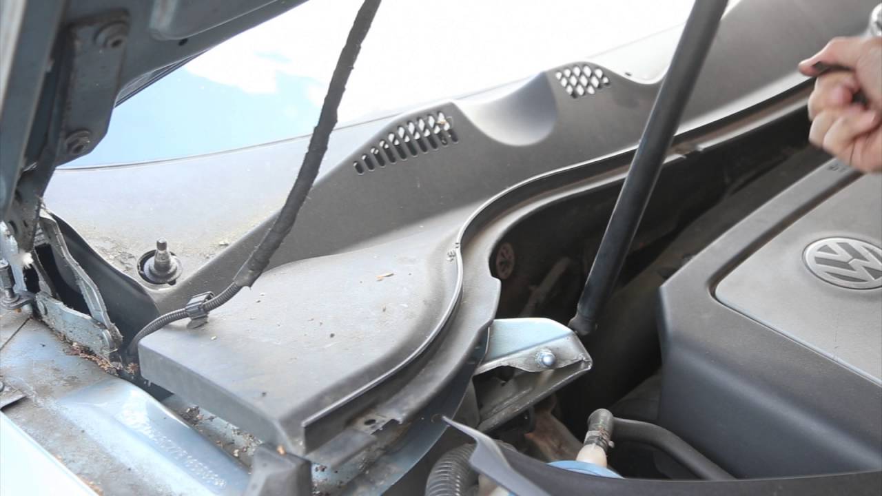 VW Passat/Golf/Touran How to Remove, Replace and Fitting New Plastic Scuttle cover 2005-2010 model