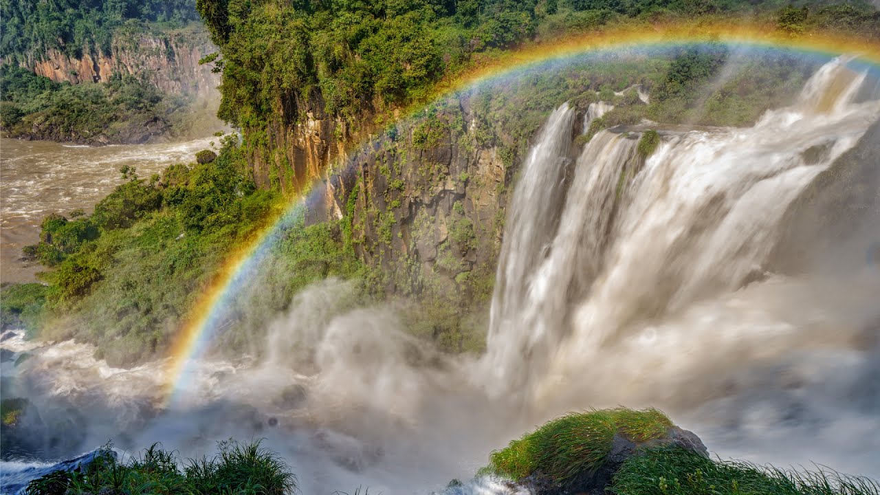 Misiones: Paisajes, Historias y Leyendas. Cataratas del Iguazú, Ruinas, Tabay, Moconá.