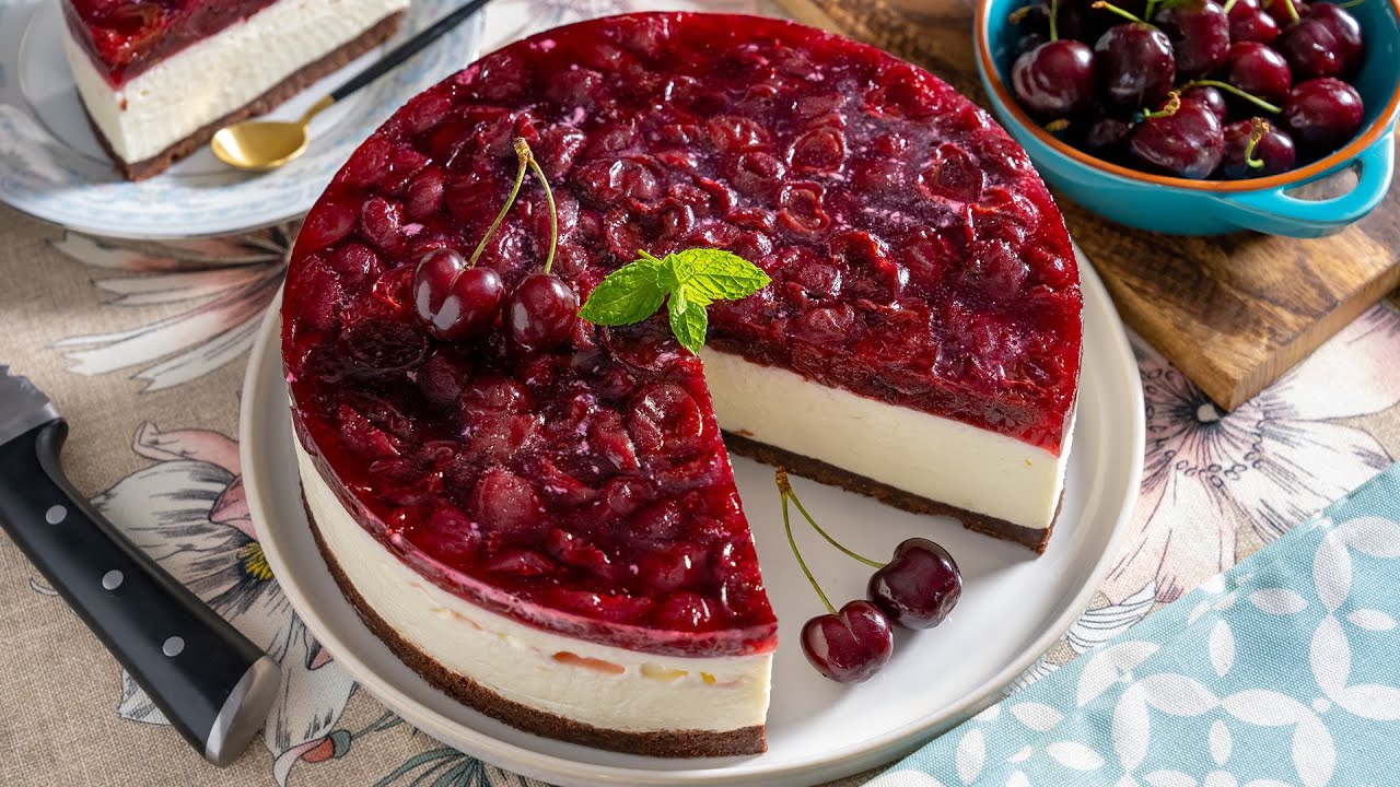 Cheesecake cu cirese fara coacere, reteta racoritoare si fina de vara cu fructe proaspete