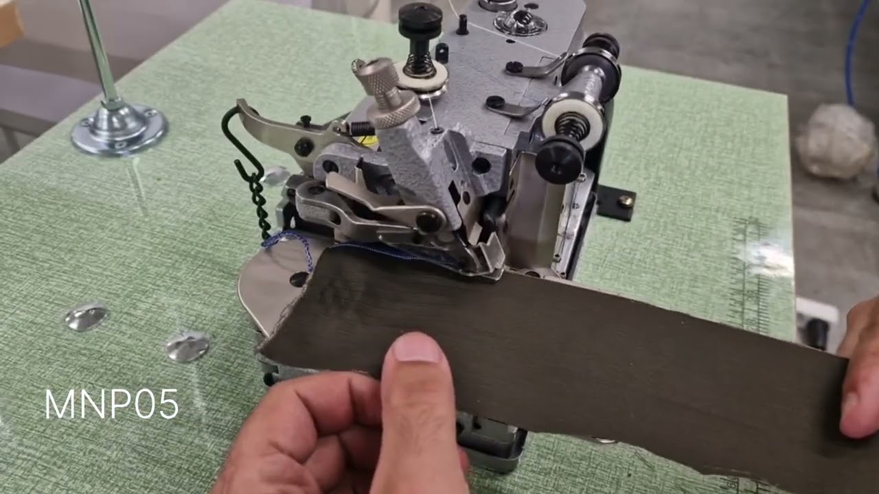 Inderle IDL-30 - Overlock mašina za opšivanje amblema