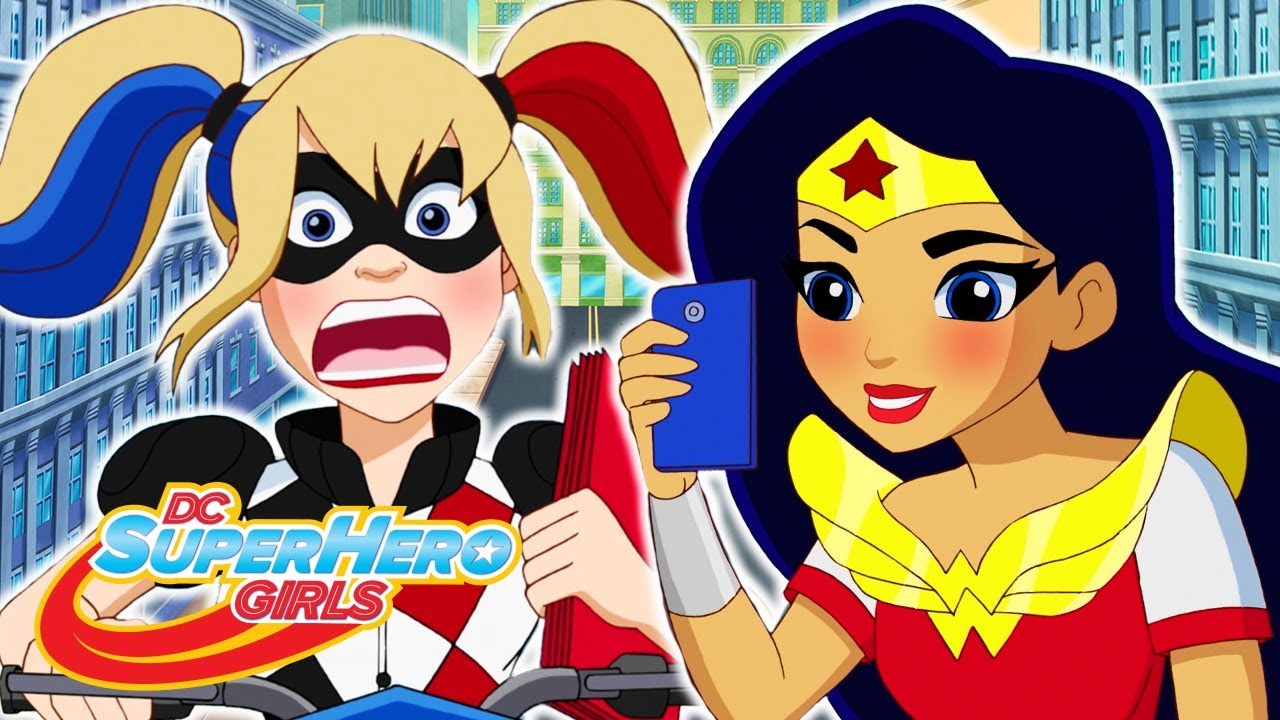 El anuario | 424 | DC Super Hero Girls Latino America