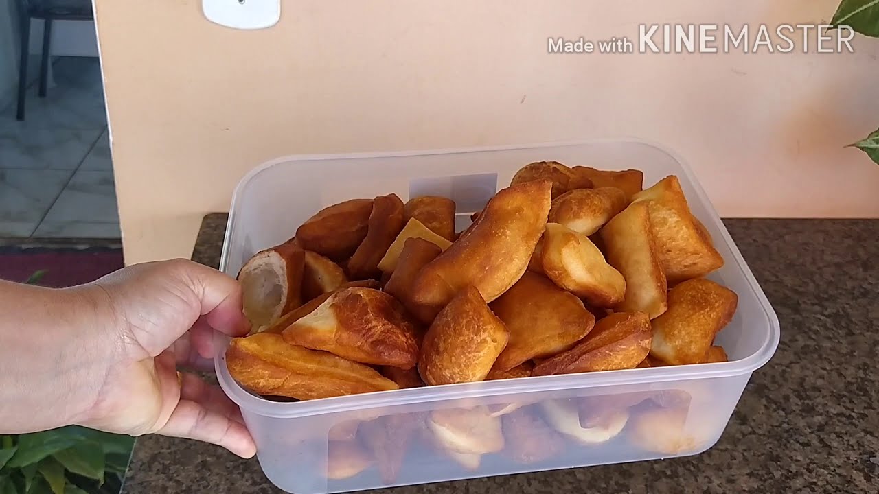 Massinha de pão frita...bolinho frito