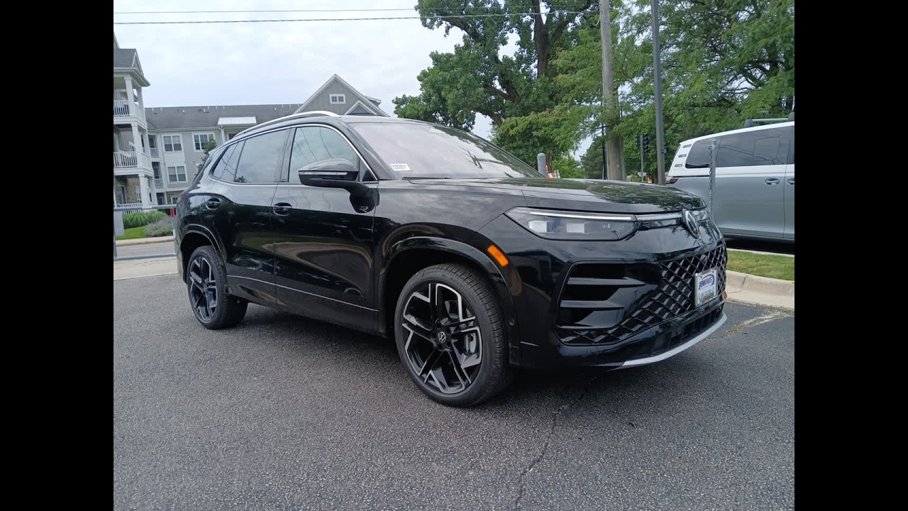 2026 Volkswagen Tiguan SEL R-Line Turbo Chicago, Glenview, Naperville, Schaumburg, Evanston IL