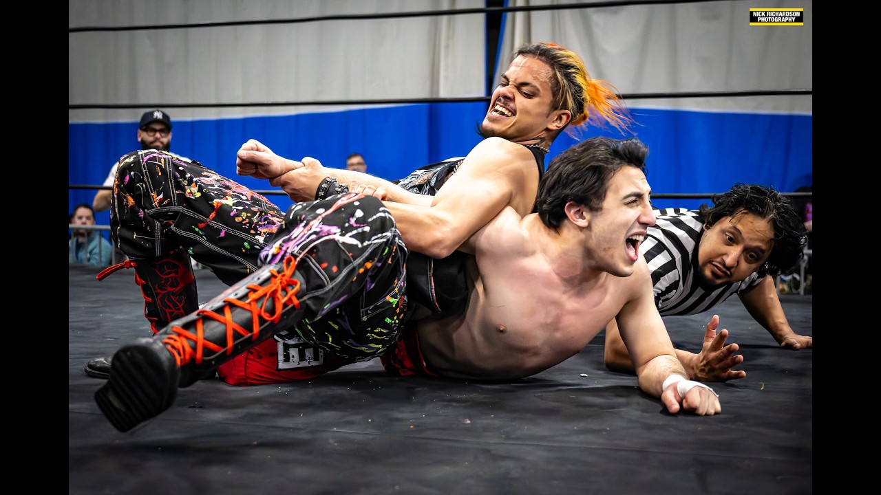Чемпионат W.O.W. No-Limits — «Современная рок-звезда» Эрок против «Отравленного принца» Джейсона ...