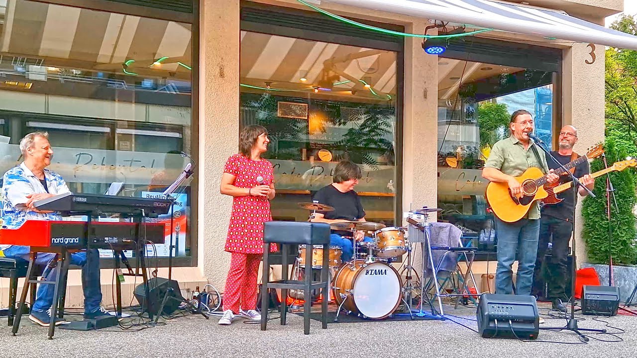 Band *Nix wie rauS* song *Sunny sunday* live open air concert in Reutlingen city Germany. 8K.