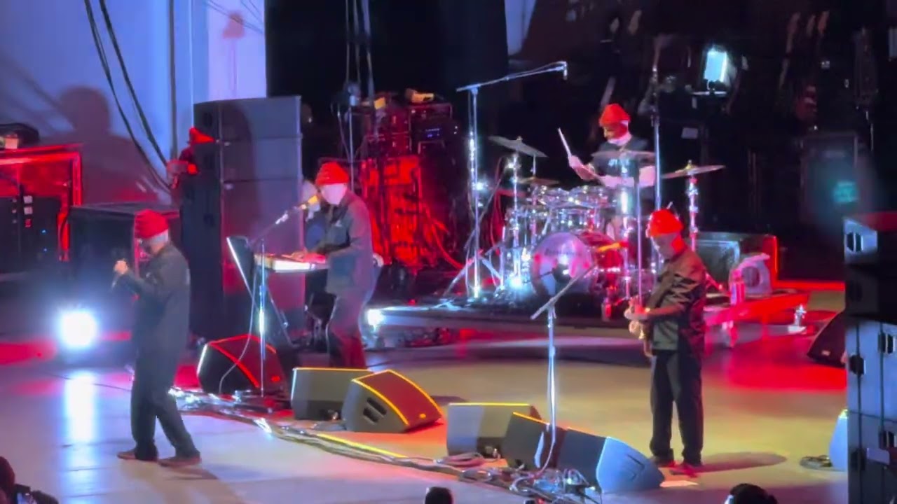 Devo 10/4/25 Whip It PNC Arts Center Holmdel, NJ 