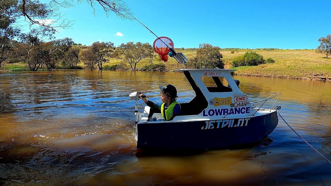 Mini fishing boat gets a Motor!