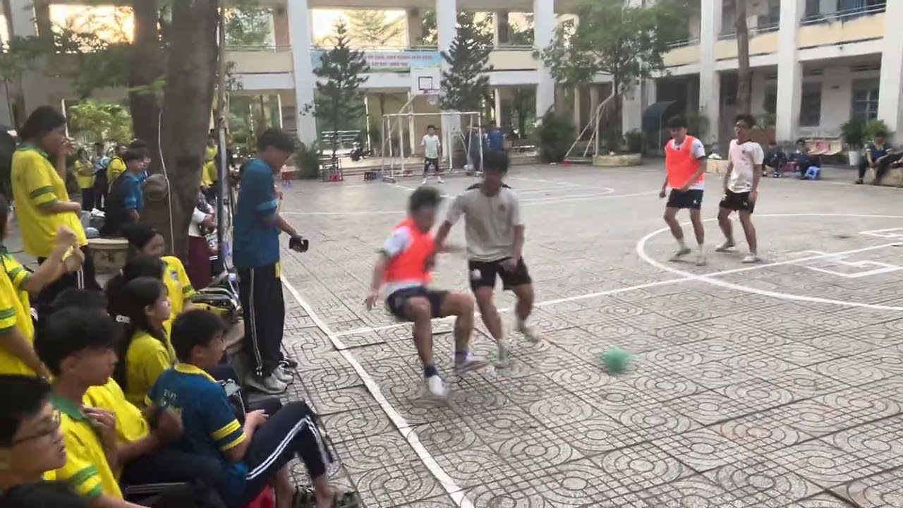 Bán kết