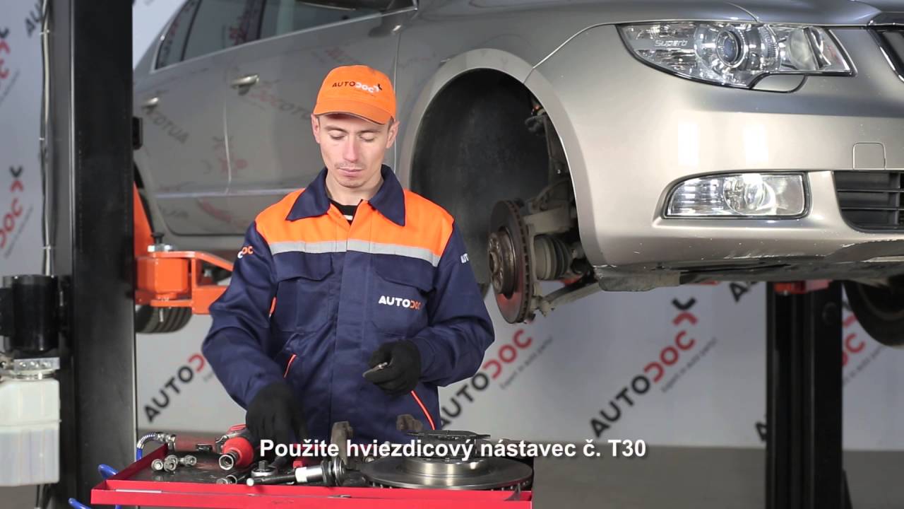Ako vymeniť predné brzdové kotúče a predné brzdové platničky na SKODA SUPERB 2 [Návod]