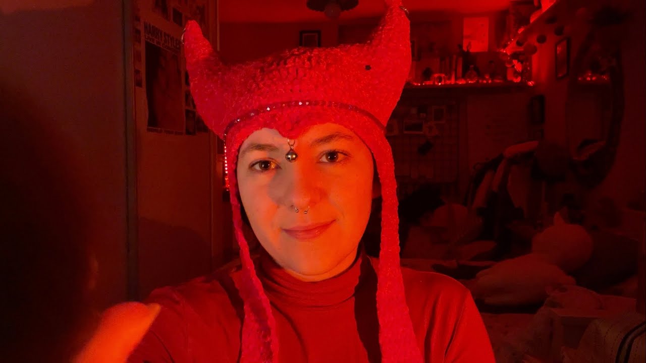 ASMR делает макияж 💄 Давайте подготовимся к Хэллоуину 👹 Приглушенный свет, шёпот, ролевая игра