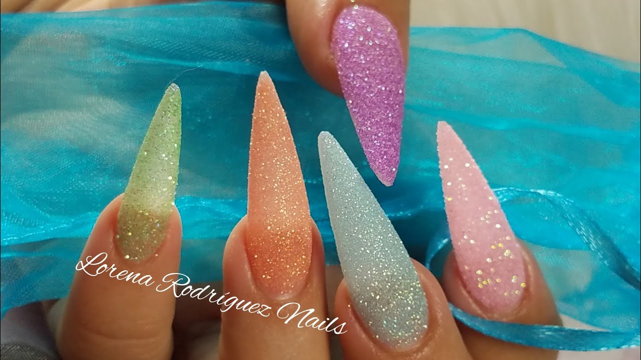 Uñas Acrilicas Stiletto Efecto Azúcar en Colaboración con Angie Mendoza.