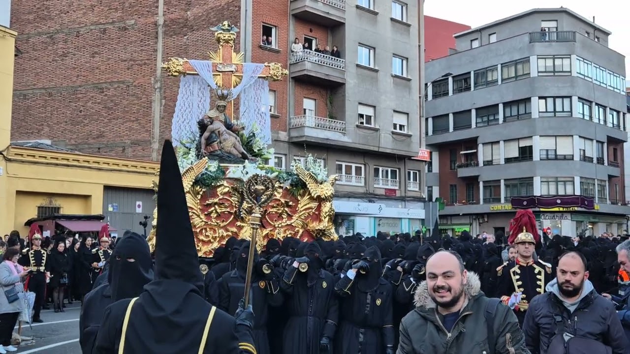 Salida Virgen de las Angustias  Procesión de La Pasión 2016 A.M.Angustias y Soledad- Eterna