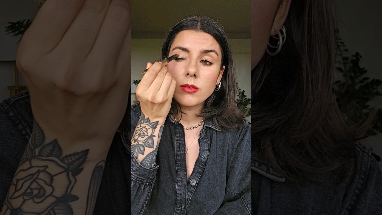 ASMR decluttering my single eyeshadows 🕺✨ (part 5)