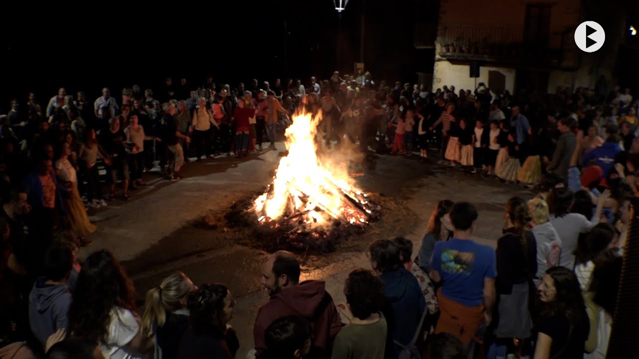Tuixent, Trementinaires 2022  Taller de Danses  i foguera de plantes aromàtiques.