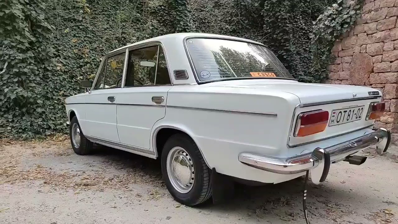 Lada 2103 - 1500