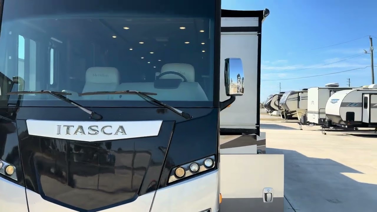 2016 ITASCA MERIDIAN 40R ***BATH AND 1/2***