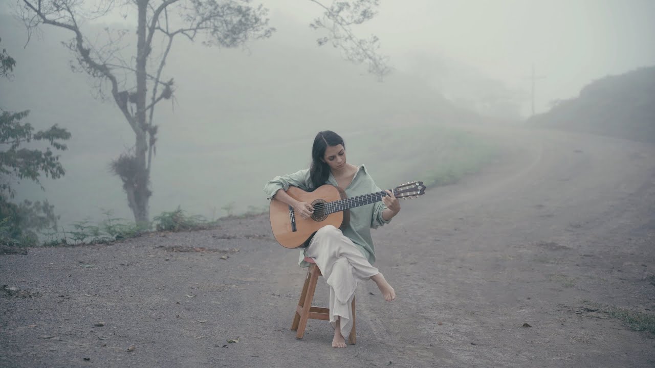 Me Voy Llorando - María Cristina Plata