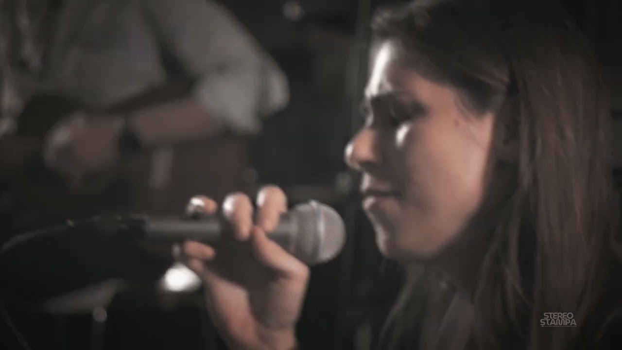 White on white @ Sofar Zagreb - Mirrors
