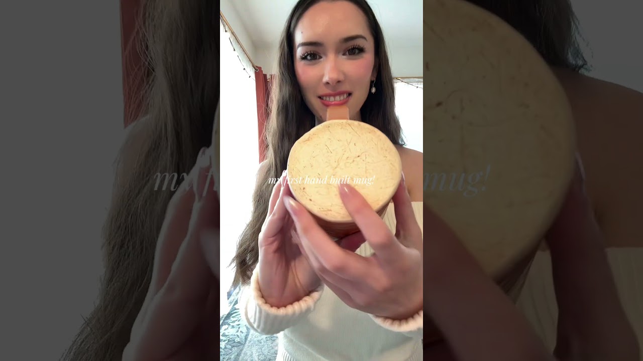 Моя первая керамическая кружка! 🌞 Я использовала технику ручной лепки, поэтому она не идеальна, н...