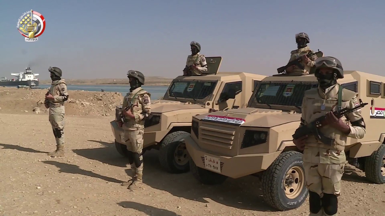القوات المسلحة تعزز من إجراءاتها لتأمين المعابر والمعديات على المجرى الملاحى لقناة السويس