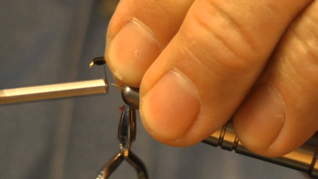 Fly Tying - 1º - Larva di chironomo in bodyglass.