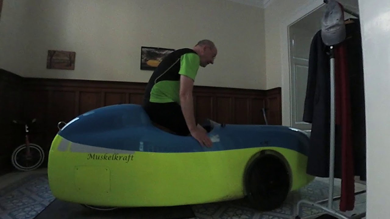 Accessing a DF velomobile