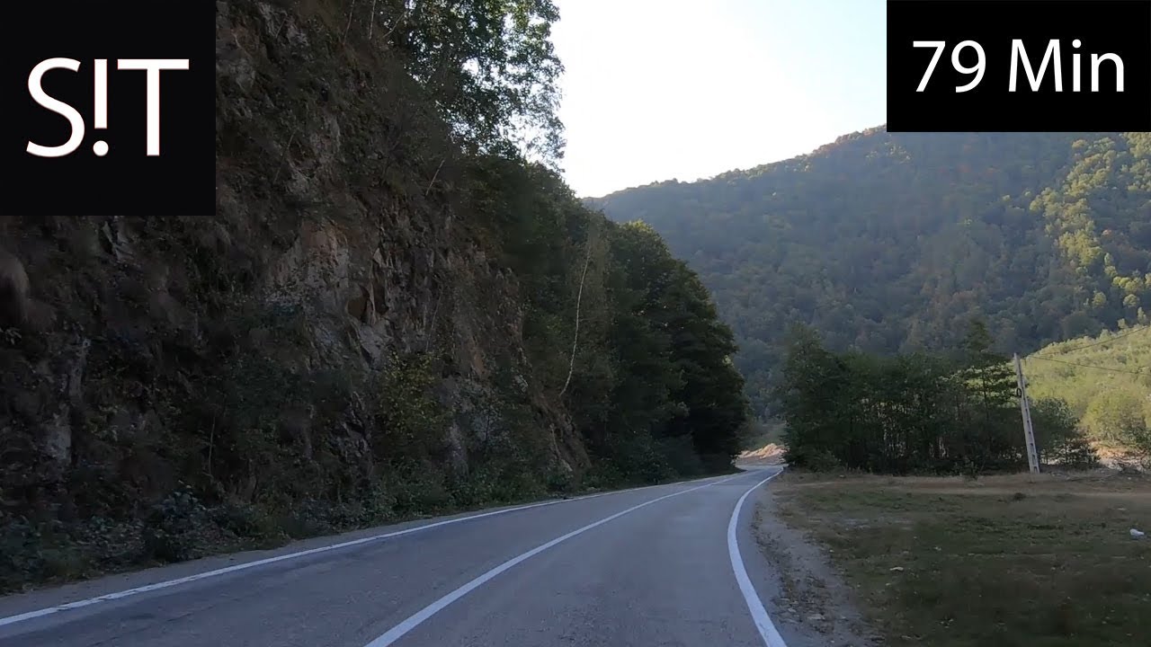 De La Brezoi Catre Obarsia Lotrului Judetul Valcea In Trafic Pe DN7A