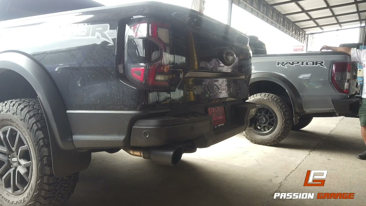 Ford Ranger Raptor 3.0 V6 Ecoboost straight pipe with big exhuast tips