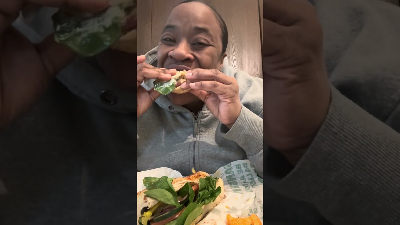 SUBWAY MUKBANG#eatingshow #foodie #foodiechronicles #food #mukbang #eatingvideos 