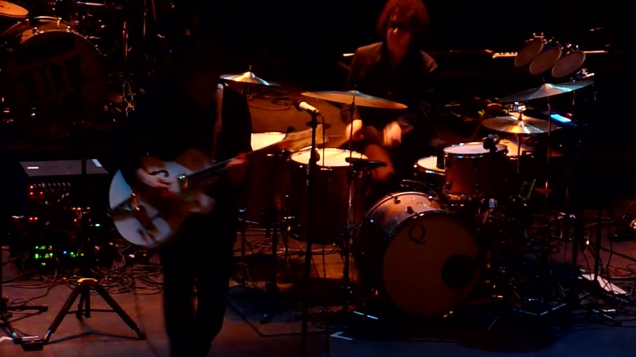 Lo Moon - Tried to Make You My Own @  Tivolivredenburg Utrecht (1/2)