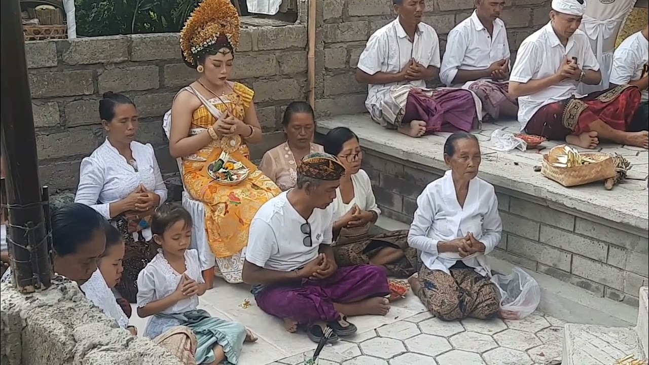 Odalan pertama di merajan