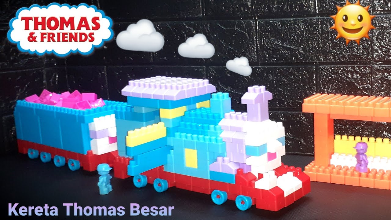 Membuat kereta Thomas besar dan gerbong batubara dari lego balok