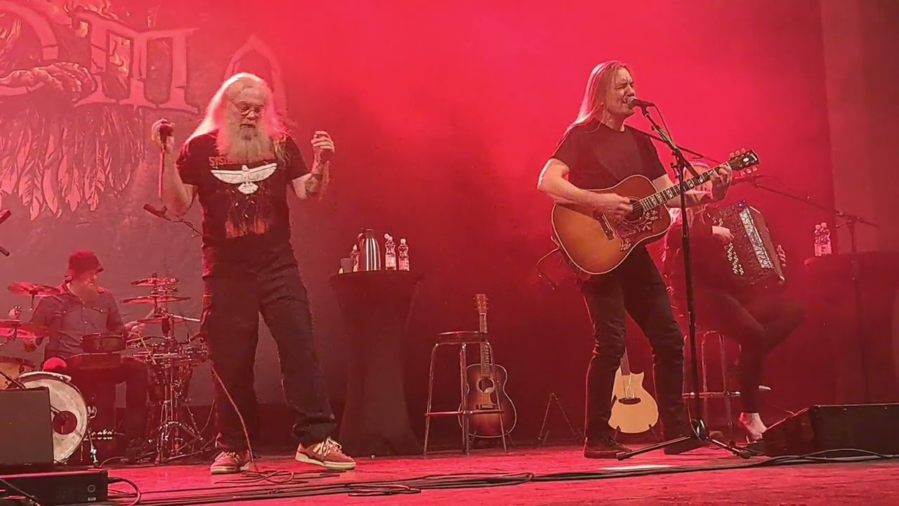 Mokoma & Netta Skog: Sinne missä aamu sarastaa, 15.11.2025 live at Tampere Hall, Tampere, Finland