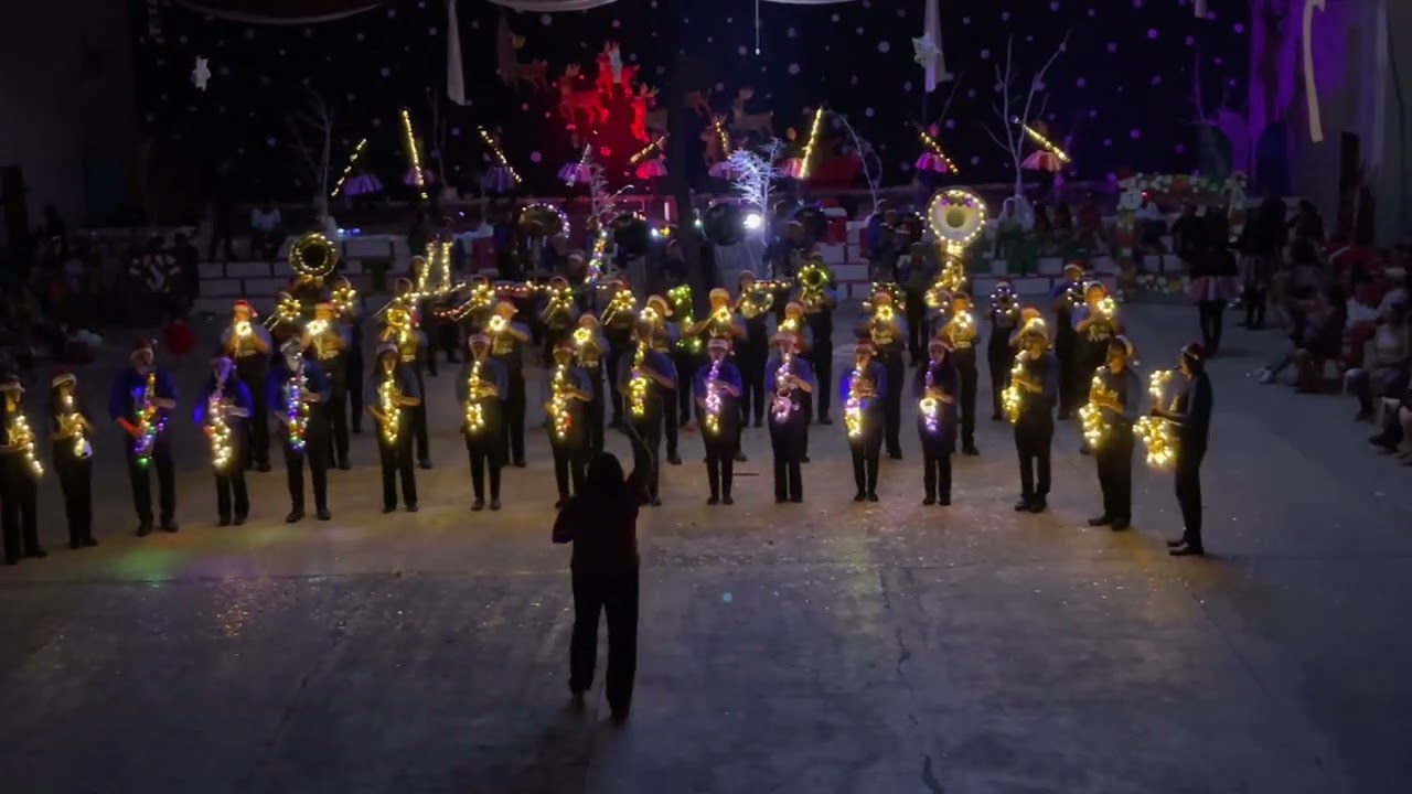 Bethel Marching Band en especial navideño