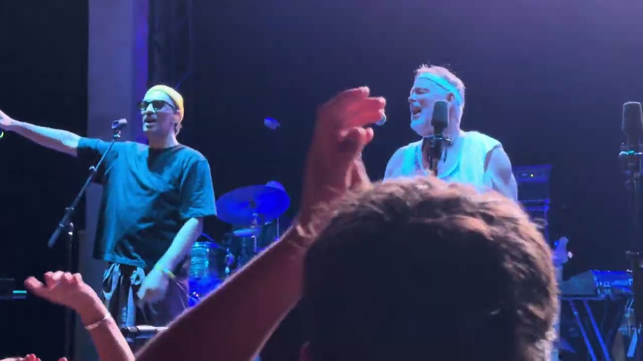 This Room, Waiting in Vain. and love for Mu - Fat Freddy’s Drop - MeowNUI - Wellington NZ