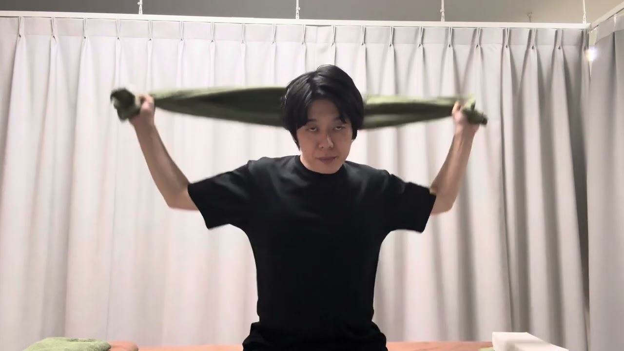タオルを使った肩周辺のエクササイズ